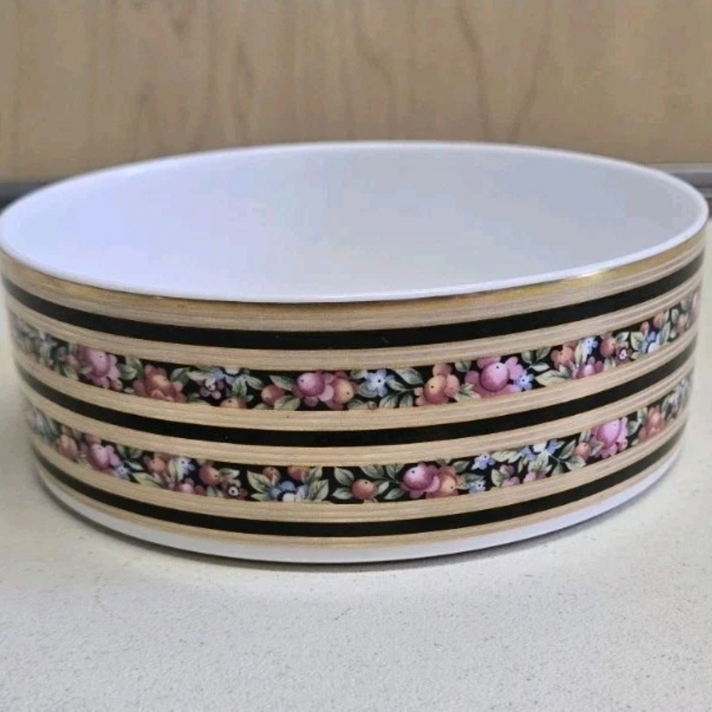 Vintage Wedgwood Bone China CLIO Trinket Box ~ Round ~ Made in England 1992